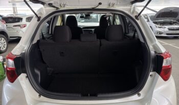 Toyota Vitz Hybrid full