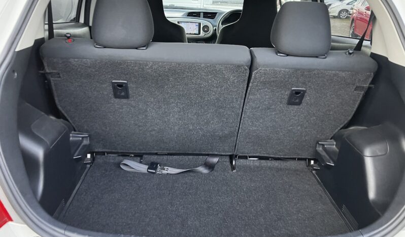 Toyota Vitz full