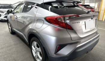 Toyota CH-R Hybrid full