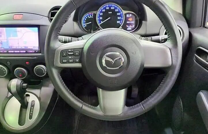 Mazda Demio full