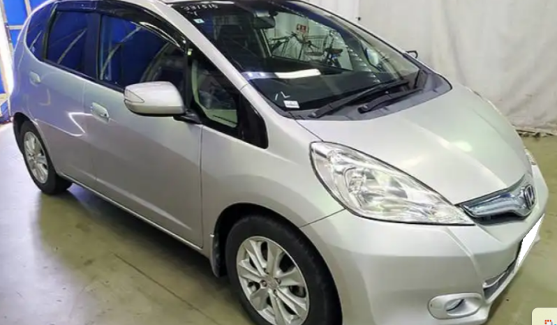 Honda Fit Hybrid full