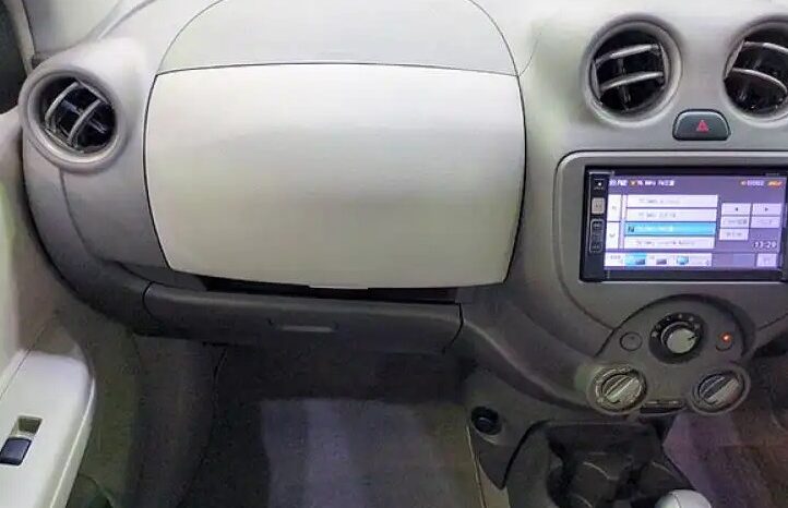Nissan March full