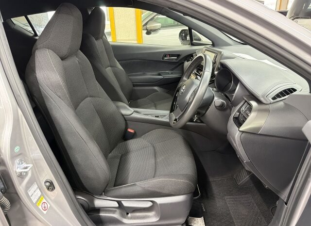 Toyota CH-R Hybrid full