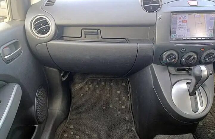 Mazda Demio full