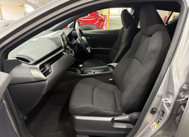 Toyota CH-R Hybrid full